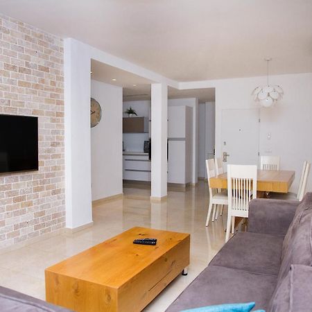 Apartments4You Etsel Bat Yam Bagian luar foto