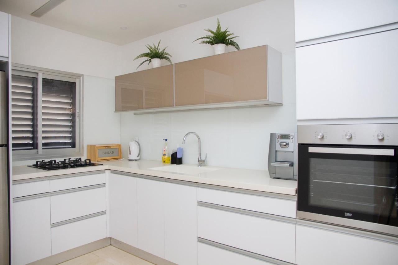 Apartments4You Etsel Bat Yam Bagian luar foto
