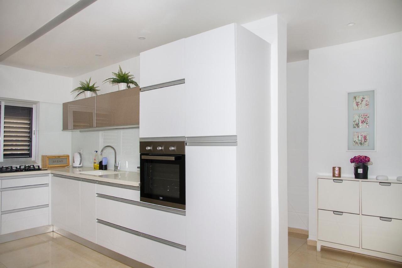 Apartments4You Etsel Bat Yam Bagian luar foto
